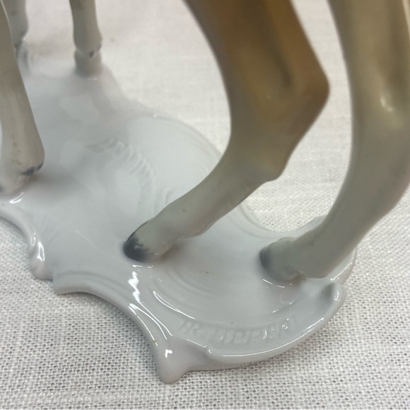 Vintage Metzler & Ortloff Porcelain Fawn Deer Grazing 5”x6” FR Lippert Germany - Picture 6 of 7